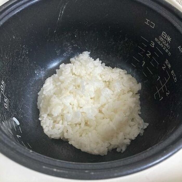ご飯を釜の中で広げちゃダメ！炊いたご飯がマズくなる