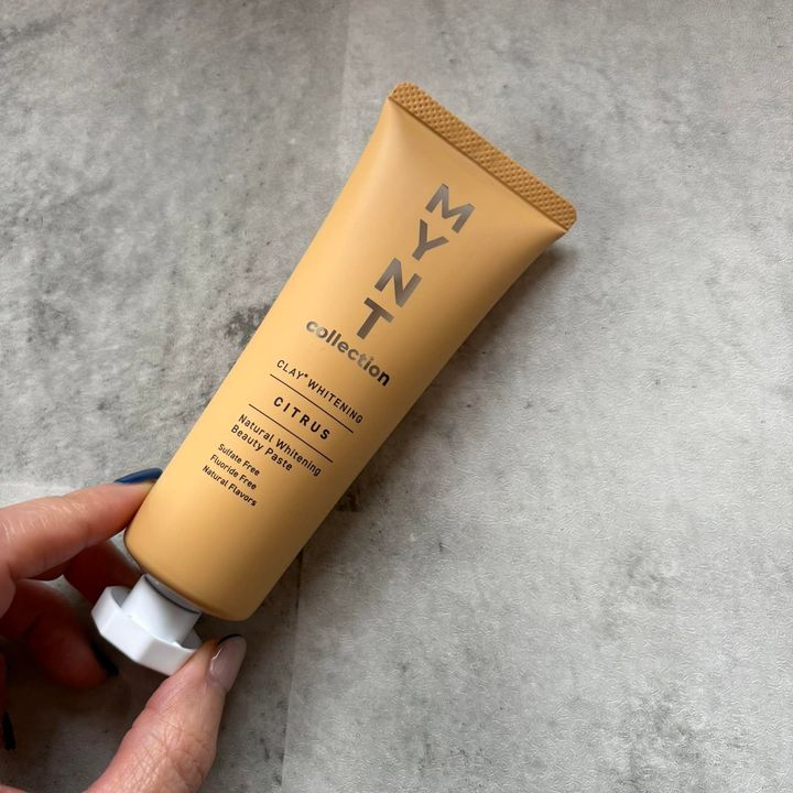 MYNT Collectionの歯磨き粉、シトラス トゥースペースト。