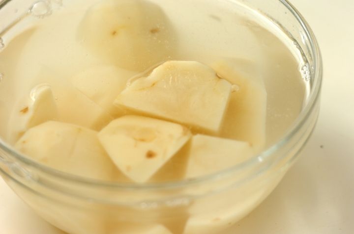 ジャガイモの煮物の下準備1