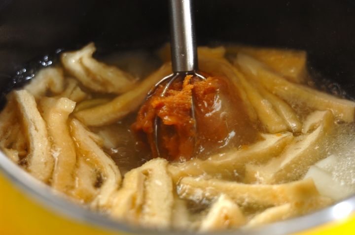 大根と油揚げのみそ汁の作り方2