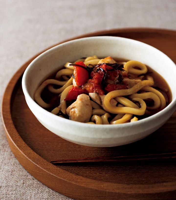 塩昆布とトマト、鶏ささみのうどん