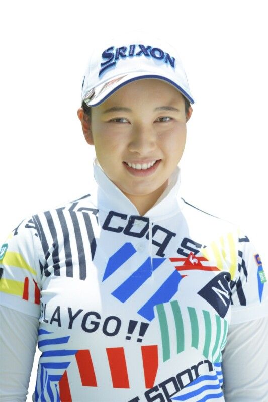 連続写真ですぐ上達！ 下半身の使い方をマスターすればFWがうまくなる！ 小祝さくら