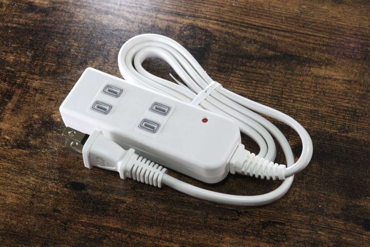 ダイソー 防水パッキン 水・ホコリの侵入をガード 3個口安全タップ