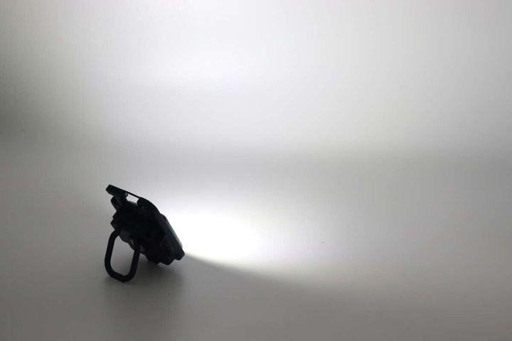 充電式COBライト ブルー 明るさ