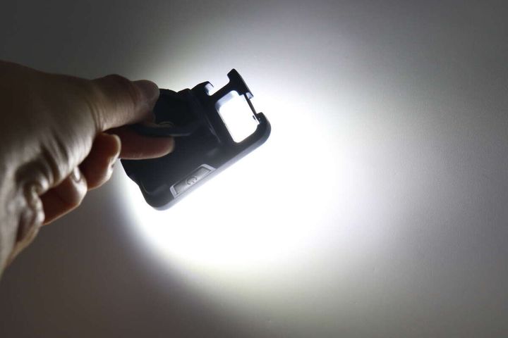 充電式COBライト ブルー 点灯