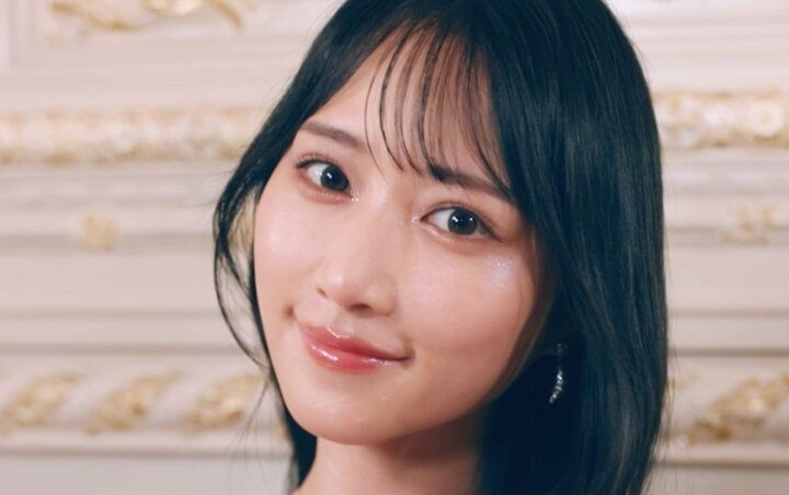 【写真・画像】大胆スリットドレス姿の”魔性”レースクイーン、モテ強者男性たちの視線釘付けに「綺麗やなぁ…」 1枚目