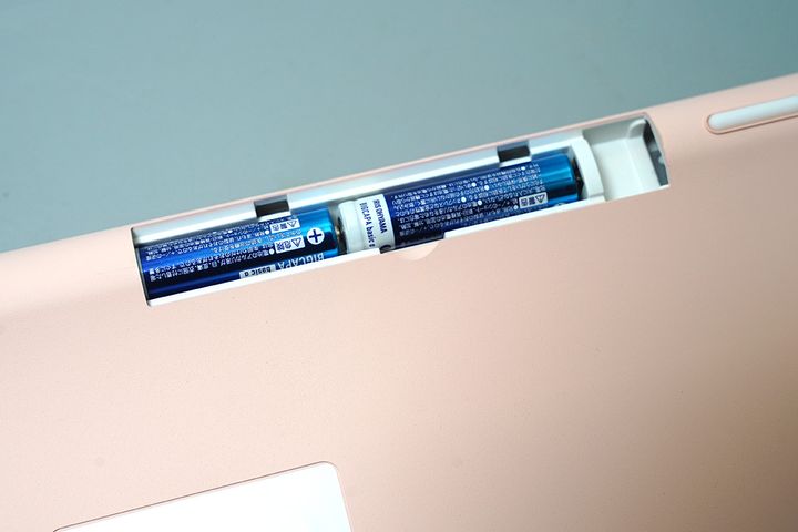 乾電池駆動については好みが分かれそうです。筆者はあまりメリットを感じません