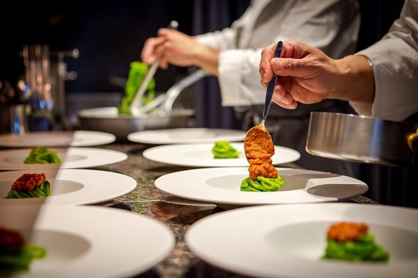 【神奈川県鎌倉市】開催日限定の魚介料理とデザートを楽しむイタリアンレストラン「Ombra blu」オープン