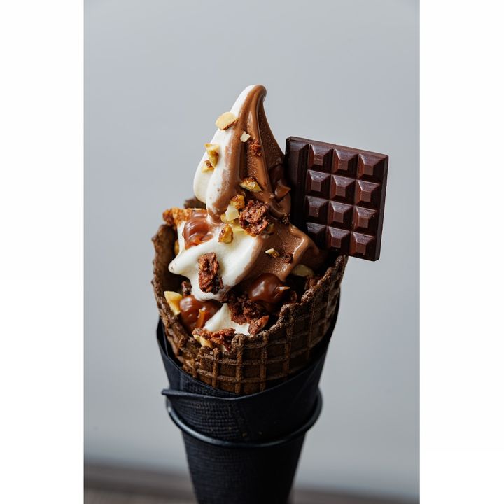 ＜阪急うめだ本店先⾏＞ ソフトクリーム ショコラ＆レ・キャラメル