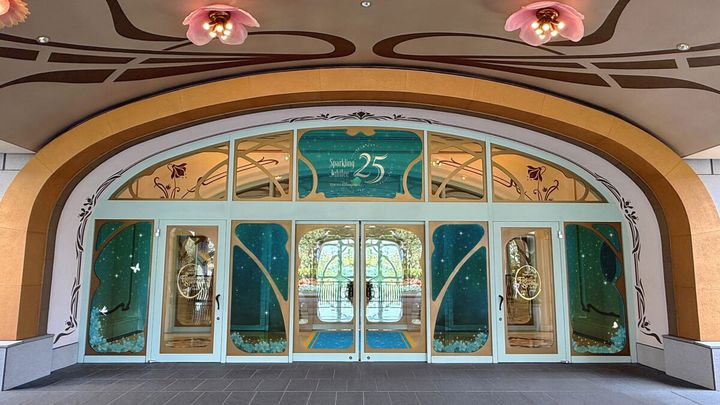 東京ディズニーシー・ファンタジースプリングスホテル_ホテルメインエントランス装飾（イメージ）