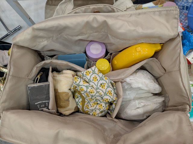 ファミリーライフボストンバッグの中身