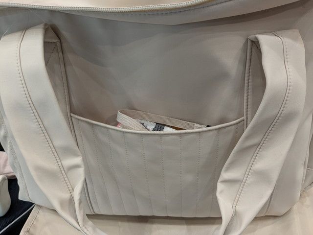 内側にDカンループが付いたポケット