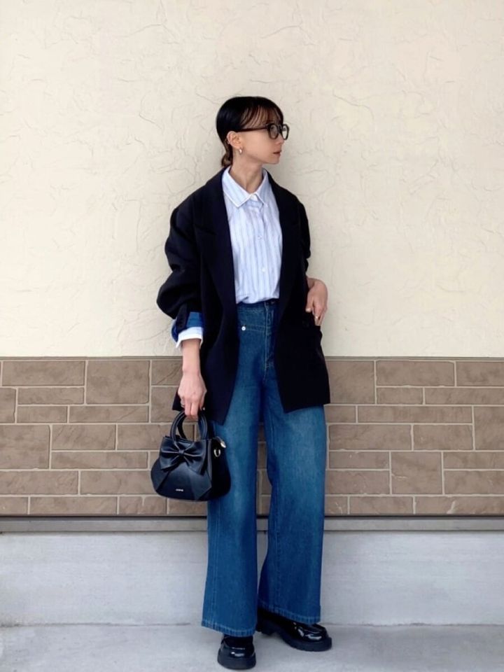 2026春シフト大人女性ストライプシャツジャケットコーデ