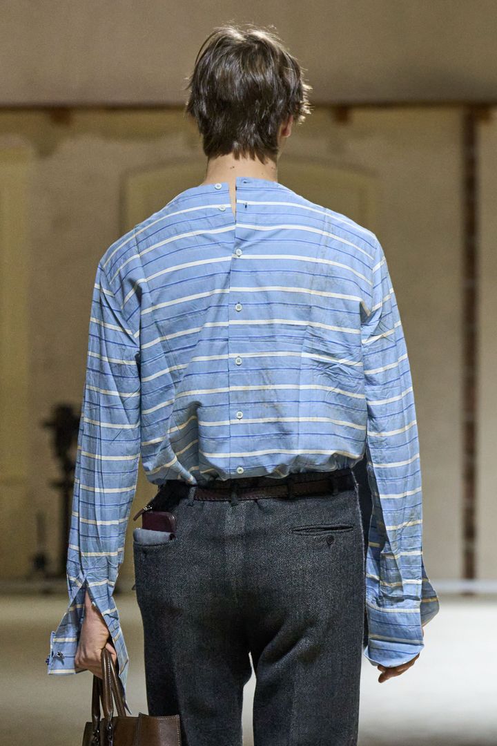 プラダ 2026-27年秋冬メンズコレクションより。