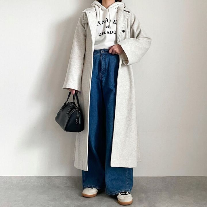 GUデニムタックトラウザーとパーカ＆ロングアウターコーデ