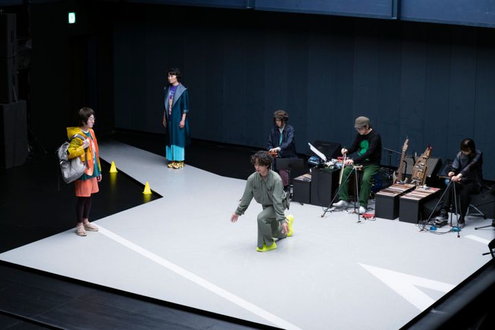 『未練の幽霊と怪物―「挫波」―』(2021）より photo=Yurika Kono