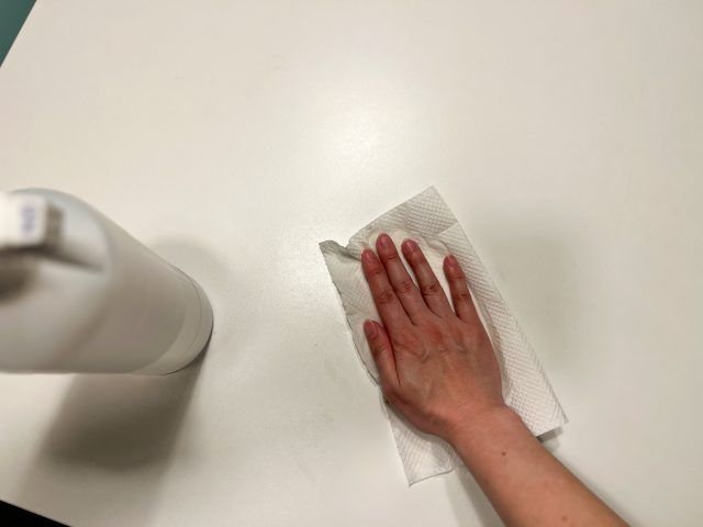 キッチンペーパーで掃除