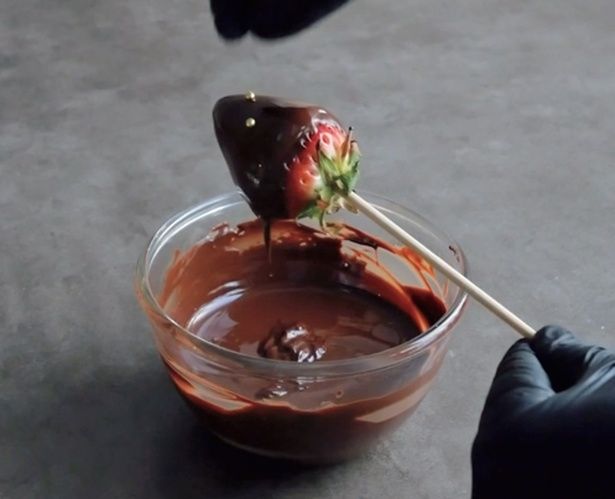 コーティング用チョコが扱いやすいです (C)mokka／KADOKAWA