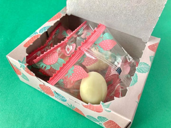 苺の主張が強くて美味しい！【カルディ】甘酸っぱい味わいの苺のコーテッドチョコ