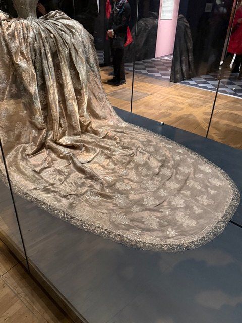 Bonne année! 美術館巡りや、五つ星ホテルでのお食事で迎える新年【夢見るパリ】