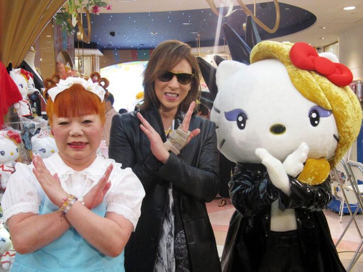 ハローキティ3代目デザイナー山口裕子さんとYOSHIKIさんのコラボカット