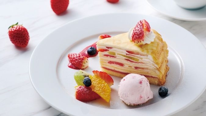 カフェモロゾフ 春いちごとキウイフルーツのミルクレープ