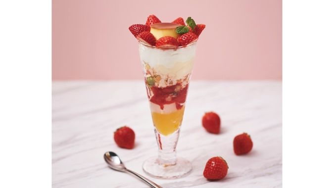 カフェモロゾフ 春いちごのカスタードプリンパフェ