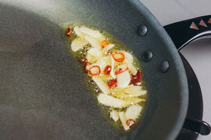 油に香りを移す