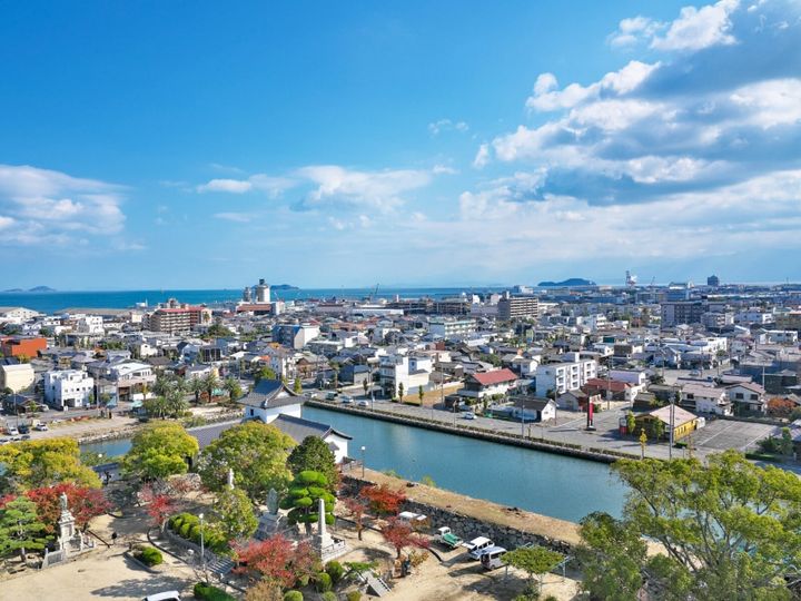 All About ニュース編集部が全国250人を対象に実施した「治安がいいと思う市に関するアンケート」の調査結果から、愛媛県の市で「治安がいい」と思う市ランキングを発表！ 2位「今治市」を抑えた1位は？