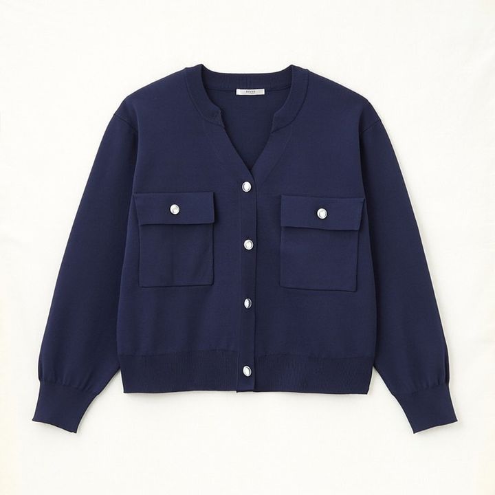 しまむらのスキッパーネックニットカーディガン（田中里奈）