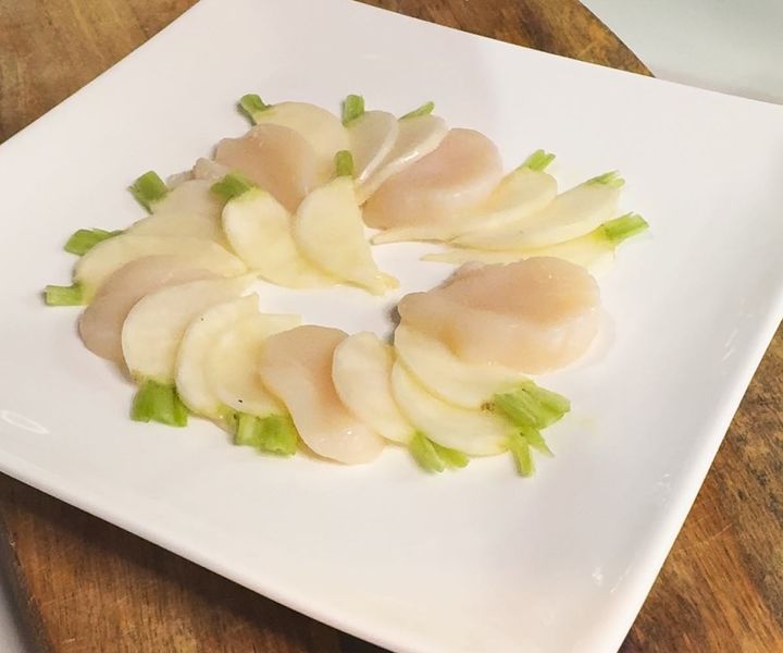 カブと帆立のカルパッチョしそジェノベーゼソース