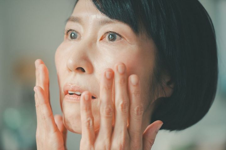 乾燥で肌年齢が「＋5歳」？