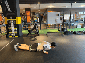 一気に低い姿勢に持ち込む