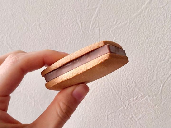 「罪深い分厚さ」【カルディ】品切れ続出！？SNSで話題のクッキーを実食