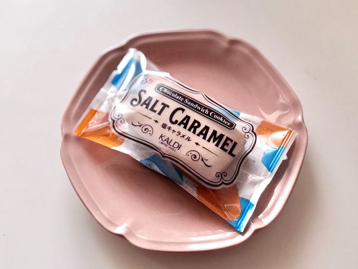 「罪深い分厚さ」【カルディ】品切れ続出！？SNSで話題のクッキーを実食