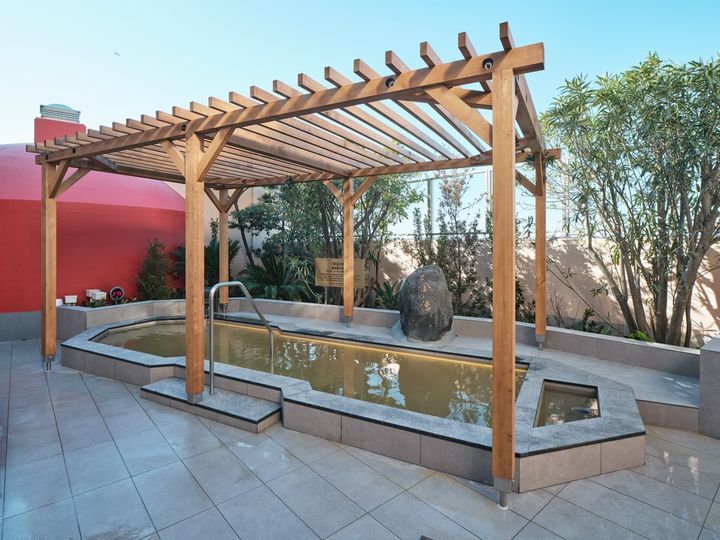 源泉かけ流し露天風呂(黄金の湯)