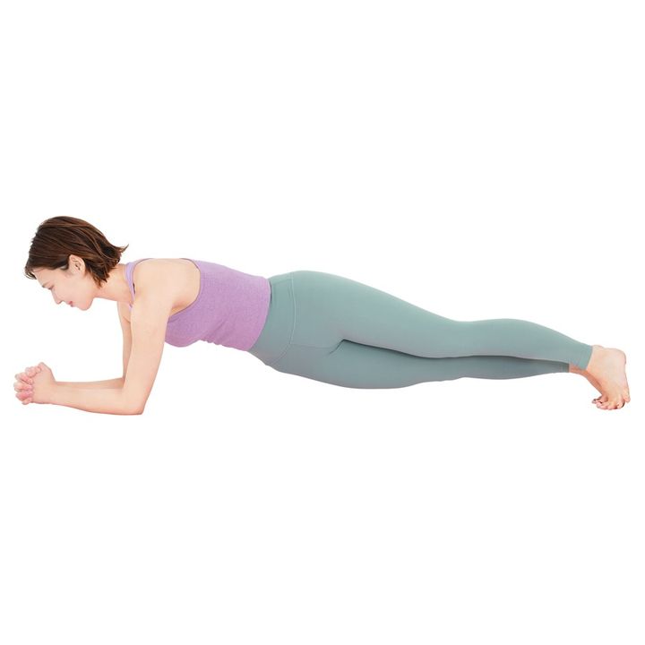 2. お尻で半円を描くようにツイスト