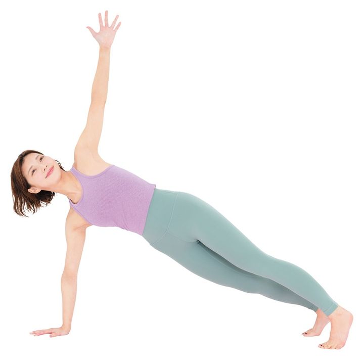 2. 腕と上半身を壁につけて戻す