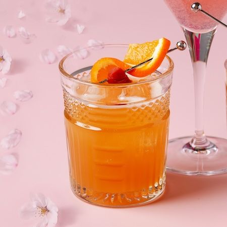 【東京都港区】YOTEL東京銀座、春の新メニューを開始。サーモンパニーニや桜カクテルが登場