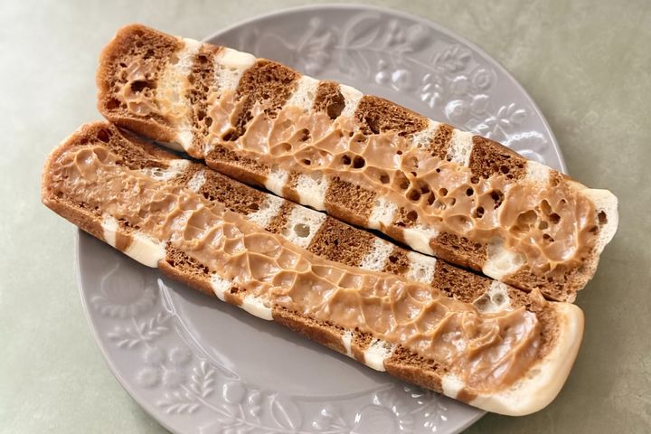 このシマシマはにゃ～んだ？【ファミマ】に「猫好きには堪らない」新商品