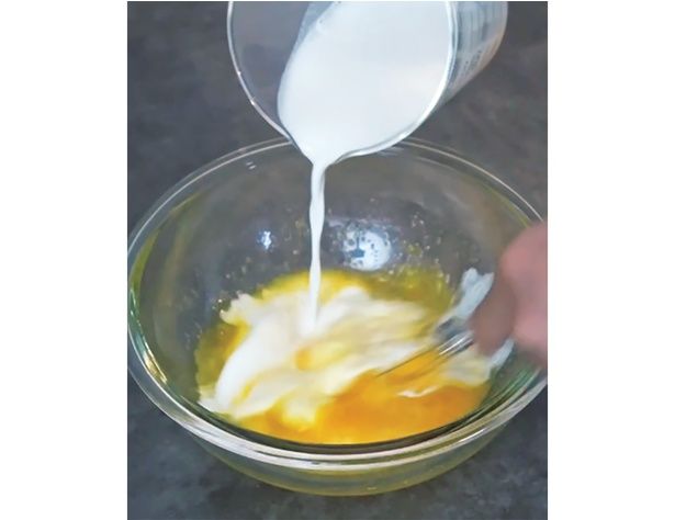 卵はしっかりと混ぜておく (C)mokka／KADOKAWA