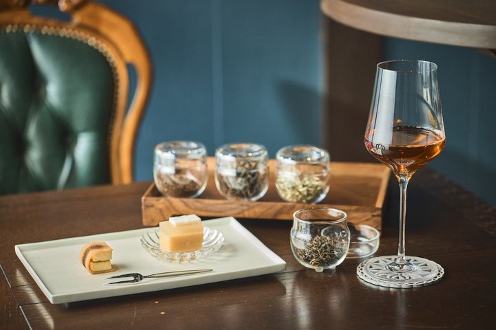 「季節のお茶菓子２種とのペアリング」2500円