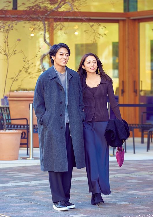 異素材をミックスすればダークな合わせも地味にならず今どき