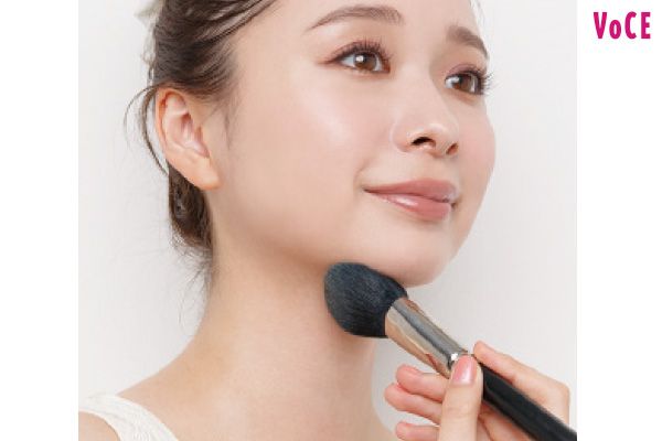 シェーディングをもみあげのあたりから耳横を通ってあご下までオン