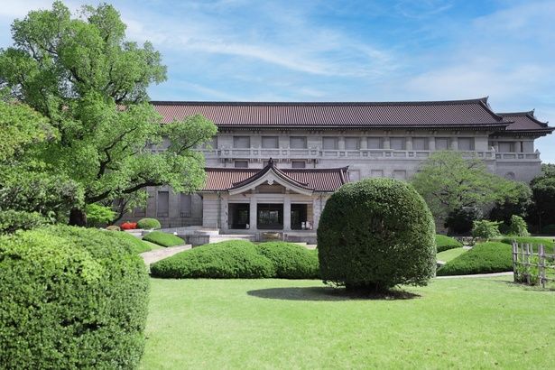 「東京国立博物館」重要文化財の黒門のほか、彫刻や石像など屋外展示もある 画像提供：東京国立博物館