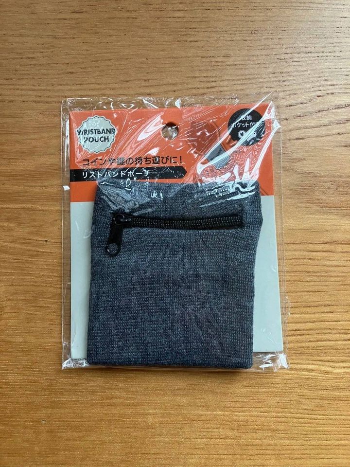 Seria(セリア)：リストバンドポーチ
