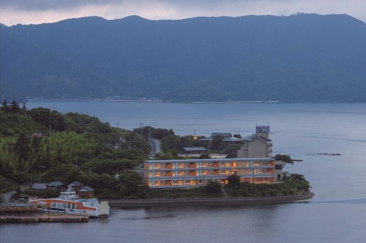 島根半島からフェリーで行く 隠岐諸島の大自然に抱かれた宿泊施設