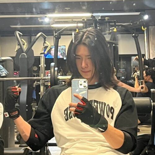 「食事は全然楽しくない（笑）」というモデル三田久遠の美学。10kg増量を経て手に入れたシャープな体と、自炊ルーティン