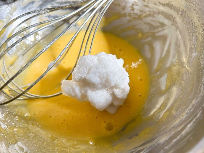 泡立てたった2分！？卵白を冷凍すると→爆速メレンゲが完成するってホント？【検証してみた】