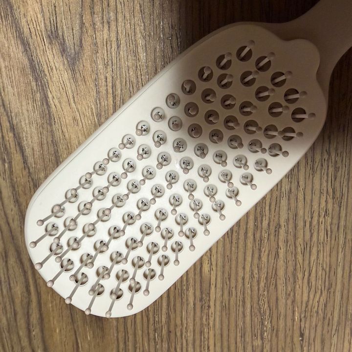 スリコにあった！「はがす」だけで使いやすく掃除が楽になる便利グッズ